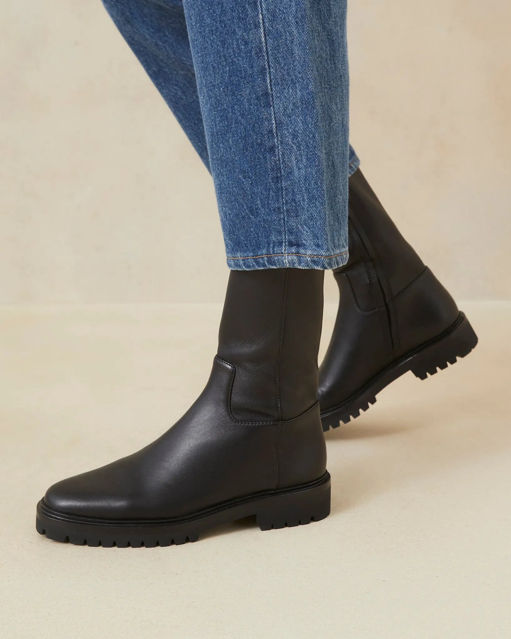 Loeffler Randall Danny Mid Lug Boot Black