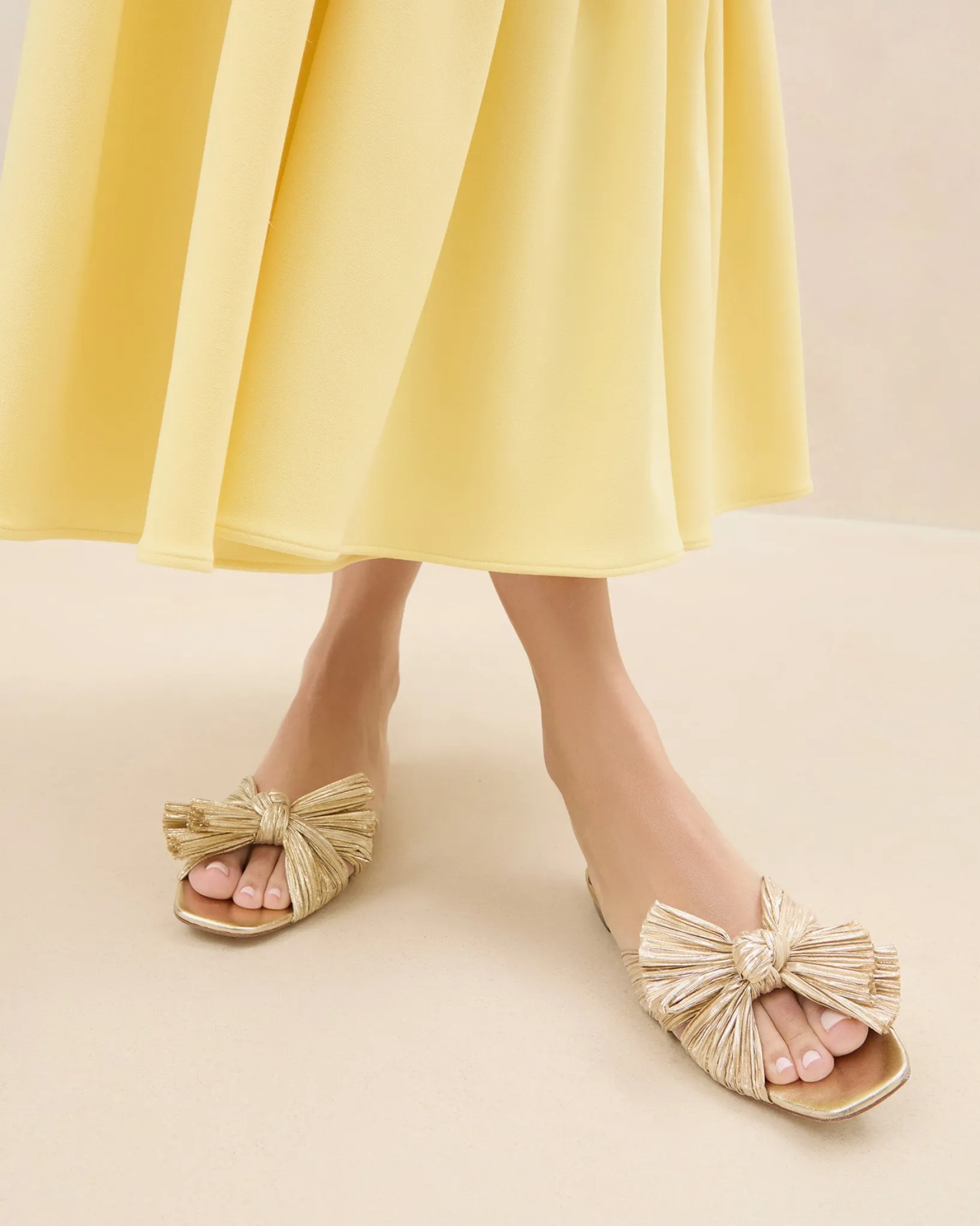 Loeffler Randall Daphne Bow Slide Champagne