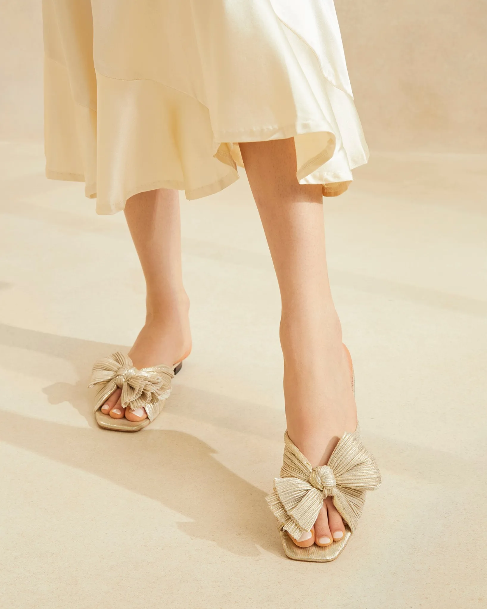 Hot Loeffler Randall Daphne Pleated Bow Slide Gold